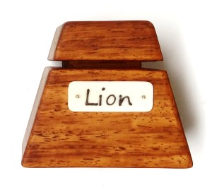Lion Stand