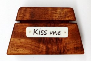Kiss Me Stand